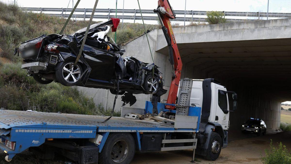 Dos fallecidos tras caer por un puente de una autovía en Zamora.