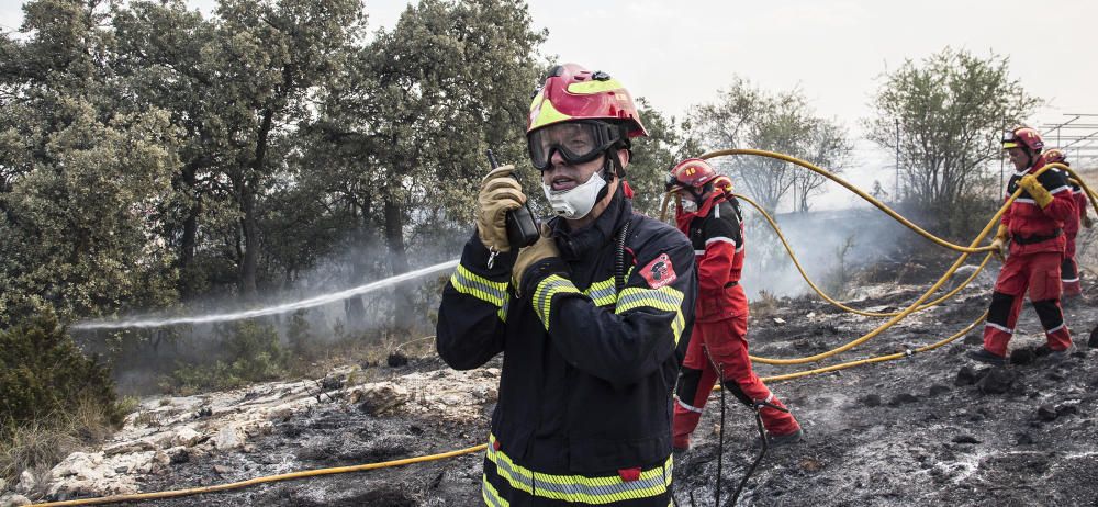 Efectivos trabajando en las labores de extinción