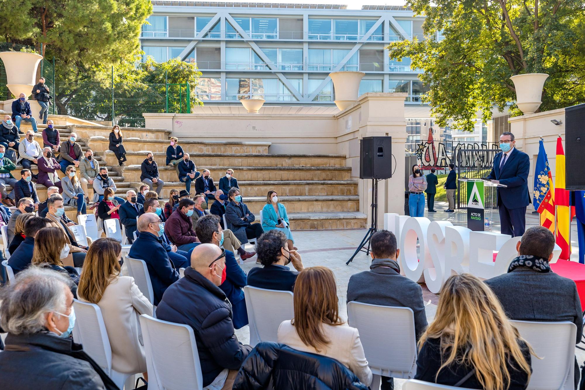 Al encuentro ha asistido el secretario de Turisme Comunitat Valenciana, Francesc Colomer; el presidente de la Diputación, Carlos Mazón; y el alcalde de Benidorm Toni Pérez entre otros representantes institucionales y empresariales.