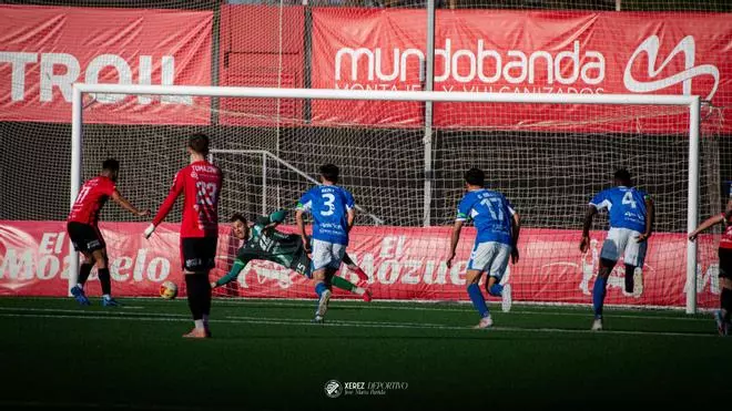 Empate con sabor a poco para el Salerm Puente Genil ante el Xerez DFC en el Manuel Polinario