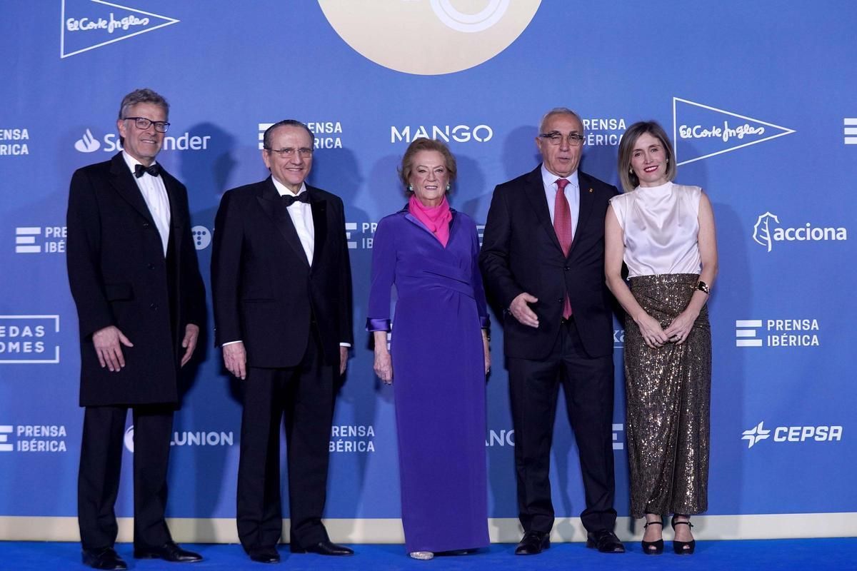 Joan Vehils, director de 'Sport'; Javier Moll, presidente de Prensa Ibérica; Arantza Sarasola, vicepresidenta de Prensa Ibérica; Alejandro Blanco, presidente del Comité Olímpico Español, y Ainhoa Moll, adjunta a la Presidencia y directora editorial de Prensa Ibérica.