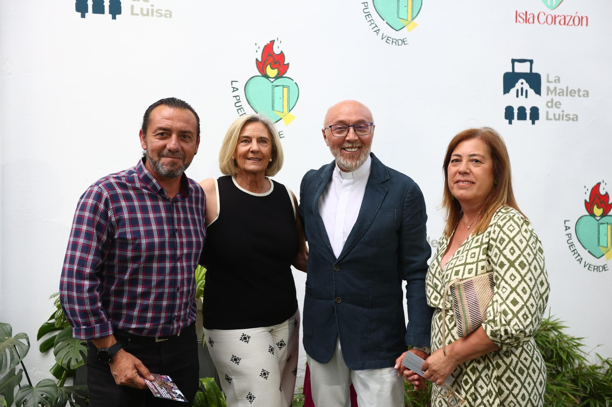 La cena benéfica 'Las mil y una historias' reúne a más de cien personas