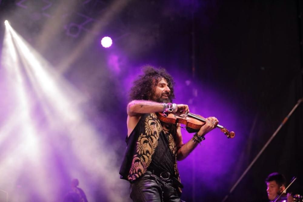 Los Reyes disfrutan con Ara Malikian en Port Adriano