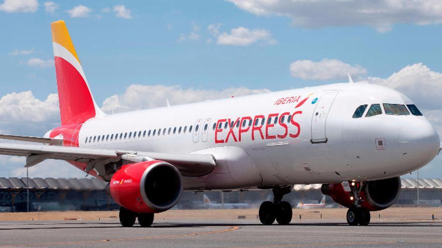 Iberia Express aumentará plazas en sus rutas Canarias, con refuerzos en Navidad