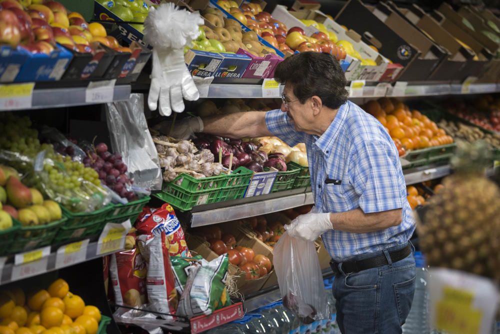 Compras en supermercados y fruterías de la capital