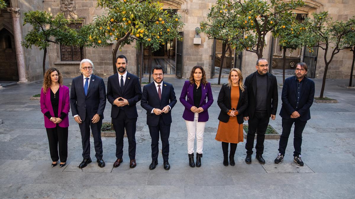 El 'president' Pere Aragonès junto a los representantes de Foment, Pimec, CCOO y UGT.