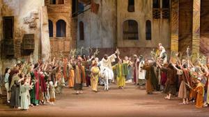 La Passió plena d’emotivitat els teatres