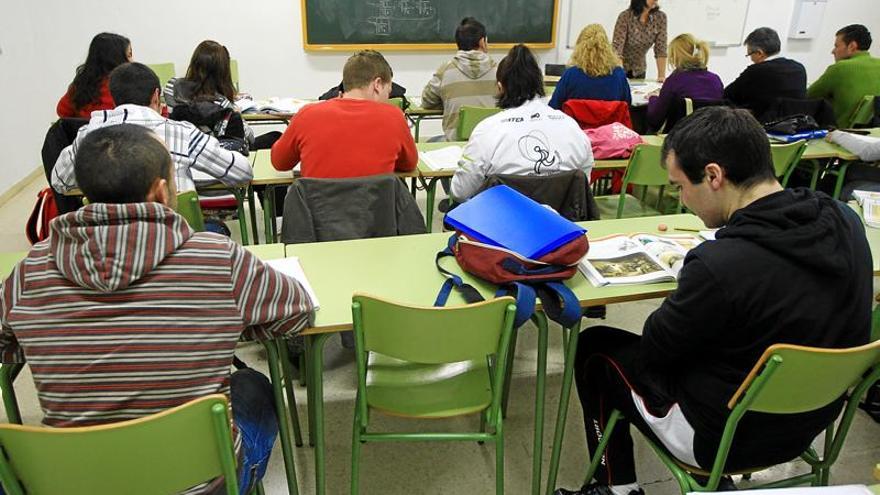 Aumentan las matriculaciones de adultos en la Educación Permanente