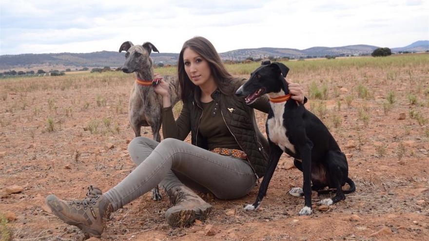 Patricia Sierra es la primera mujer en incorporarse a la directiva de la Federación Extremeña de Caza