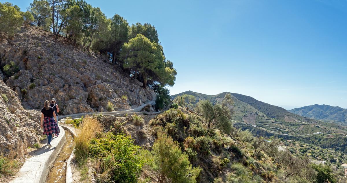 El origen es la construcción de una acequia medieval en la época andalusí.