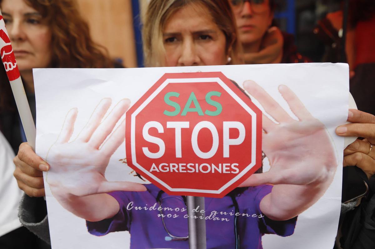 Manifestación de los sanitarios contra las agresiones en centros de salud y hospitales.
