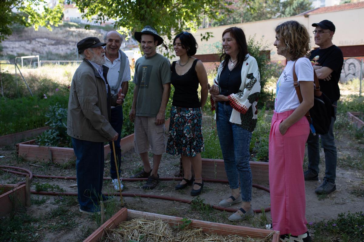 Un momento del homenaje a Coomonte en el huerto de San José Obrero.