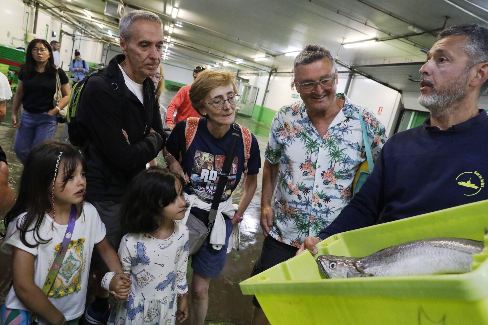 En imágenes: así fue la primera visita guiada a la rula de Avilés de la campaña veraniega
