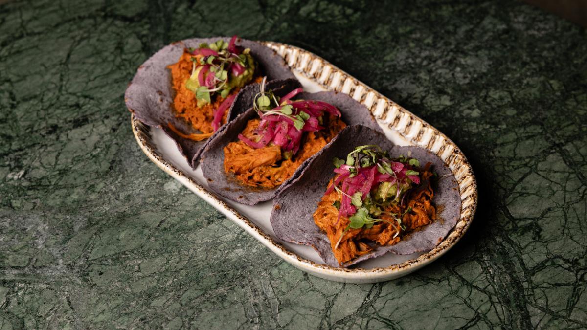Tacos de cochinita pibil en Bakan.