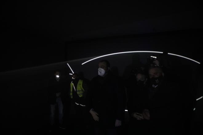 La visita de Adrián Barbón a la exposición de McCall