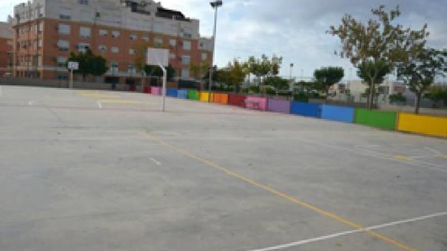 Los clubes encuentran refugio en los colegios