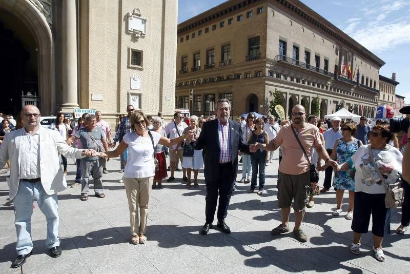 Fotogalería de la cadena humana  organizada por AFEDAZ