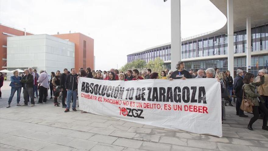 Los 8 antifascistas de Zaragoza condenados por desórdenes no irán a prisión