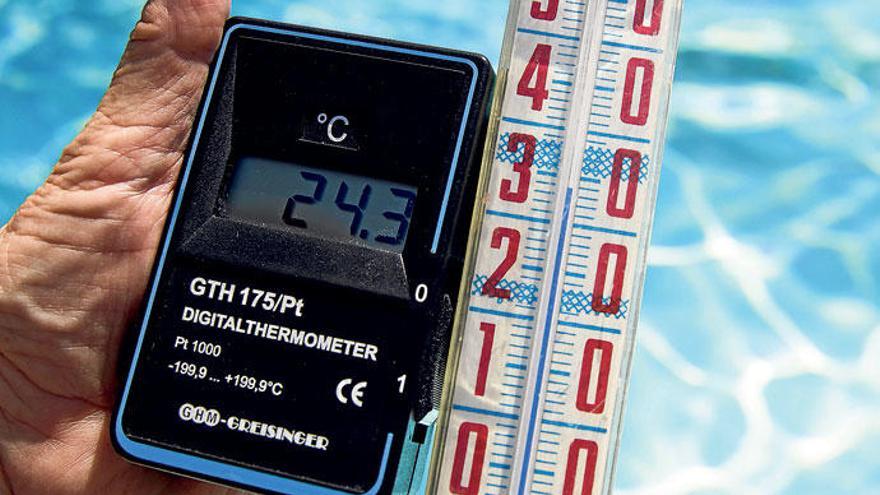 Flüssigkeits- und Digitalthermometer für den Pool.