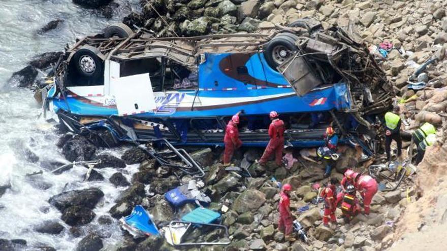 El accidente de autobús en Perú deja 48 muertos y tan solo 6 supervivientes