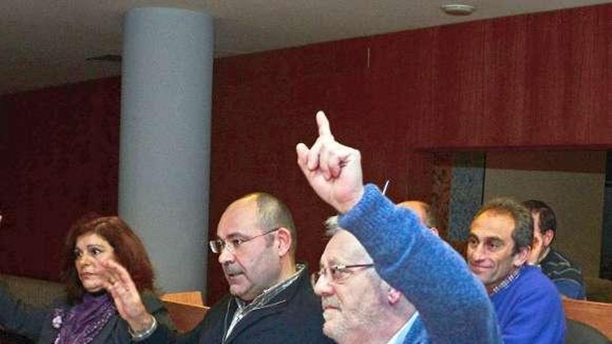 Representantes de la oposición en un pleno anterior en Cangas./ G.N.
