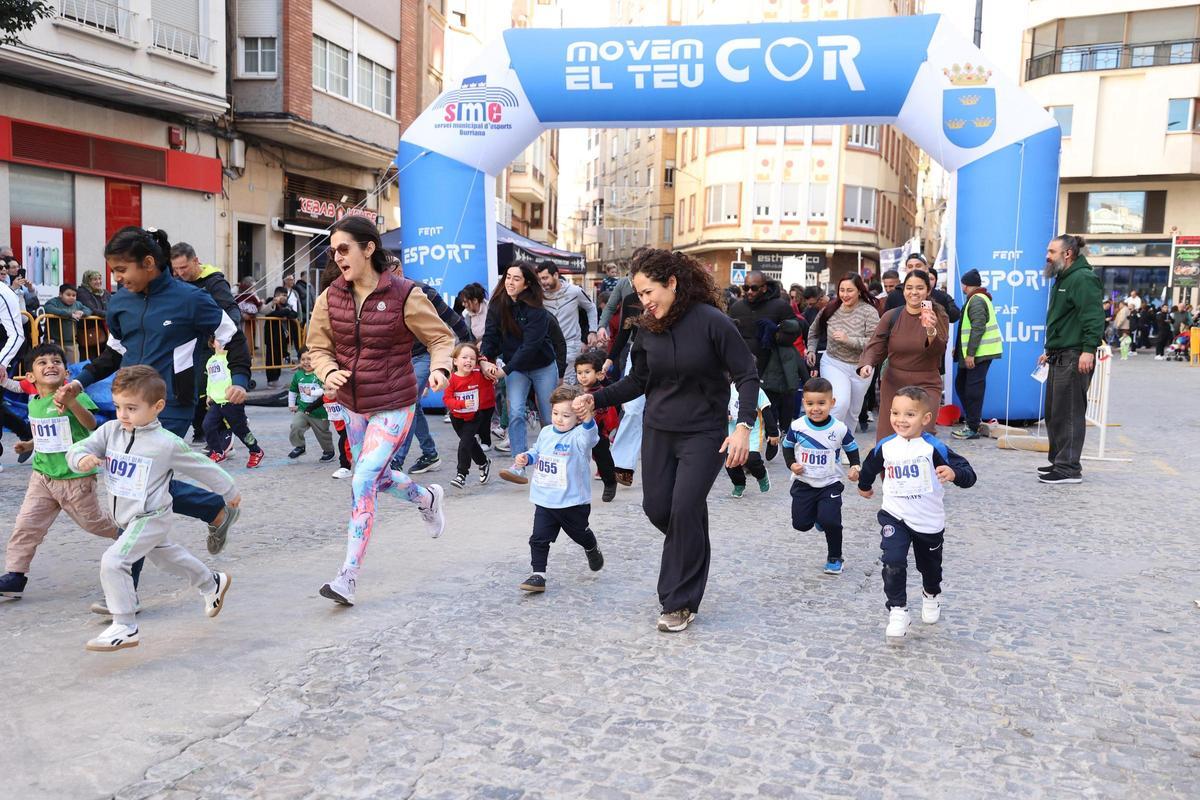 Pequeños y mayores durante la prueba deportiva.