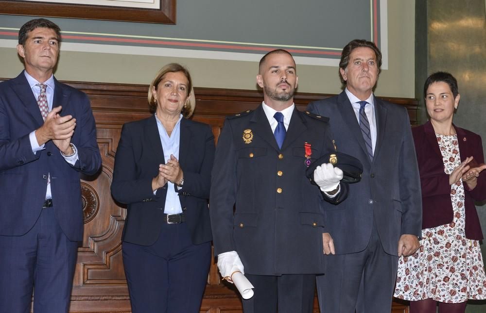 Entrega de medallas al mérito de la protección civil