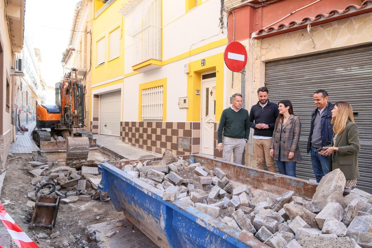 Fulgencio Gil supervisaba este martes las obras.