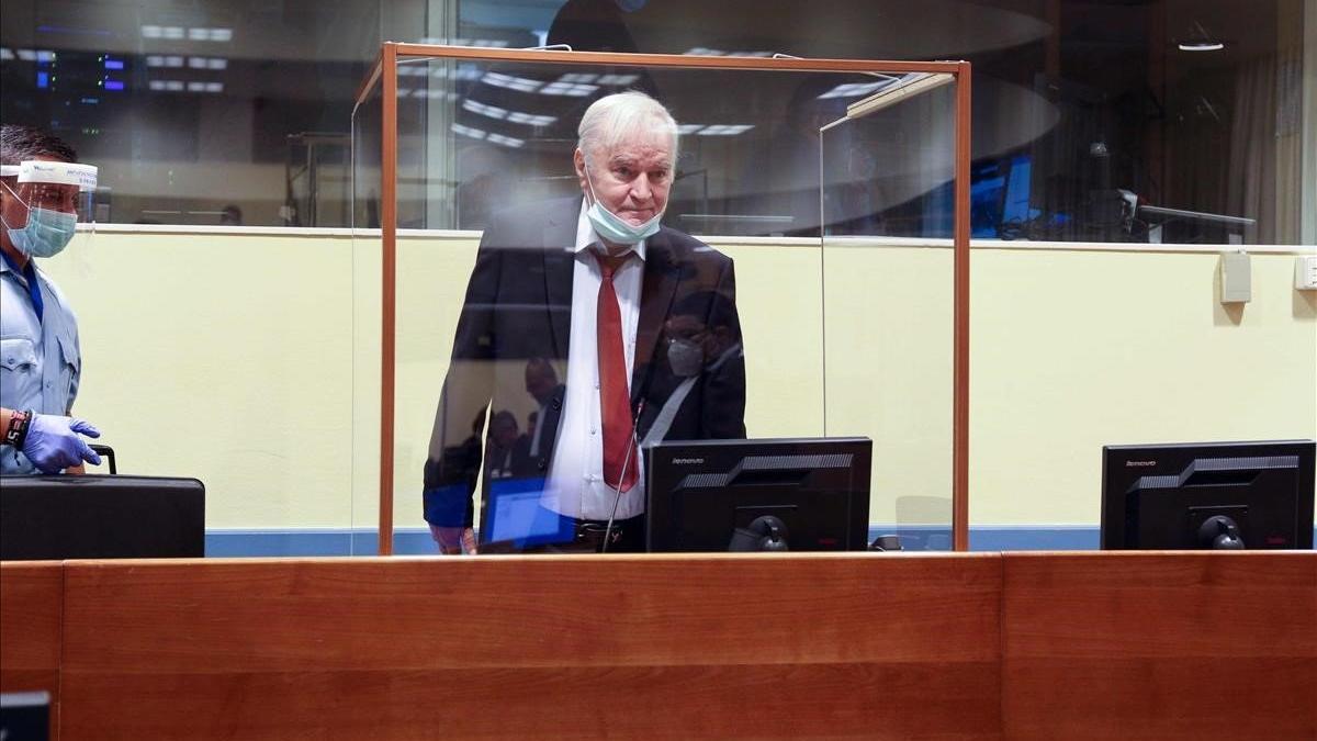 Mladic comparece ante el Tribunal de La Haya.