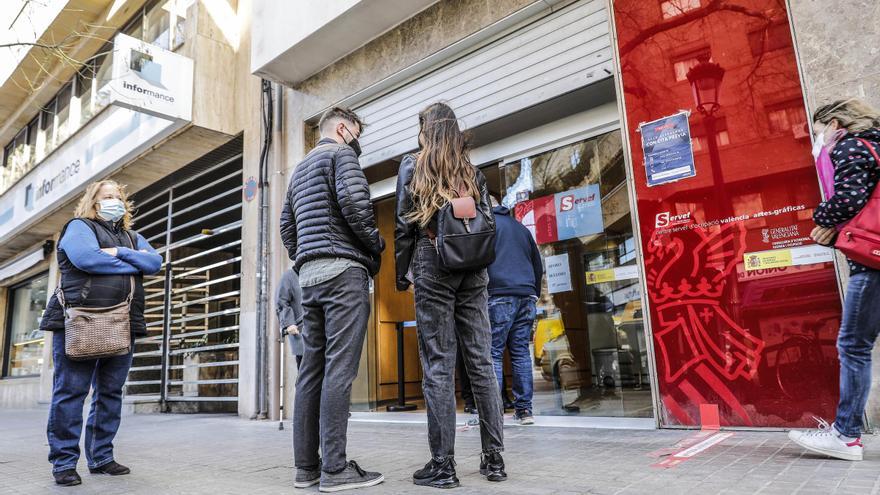 Esto es lo que nunca debes firmar si te despiden