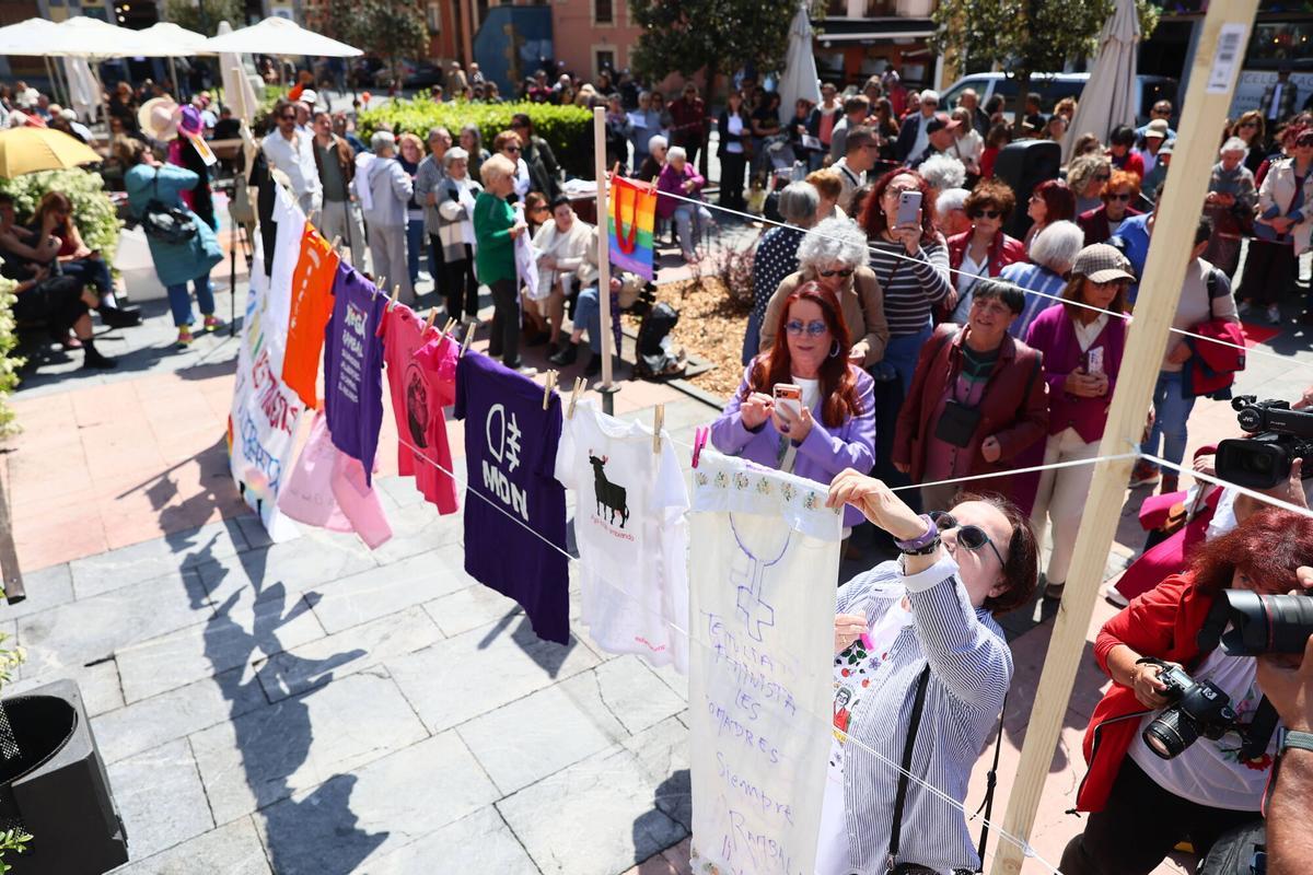 GIJÓN. Plaza del Lavaderu. Acto de homenaje a Rambal por el 50 aniversario de su asesinato GIJÓN. Plaza del Lavaderu. Acto de homenaje a Rambal por el 50 aniversario de su asesinato