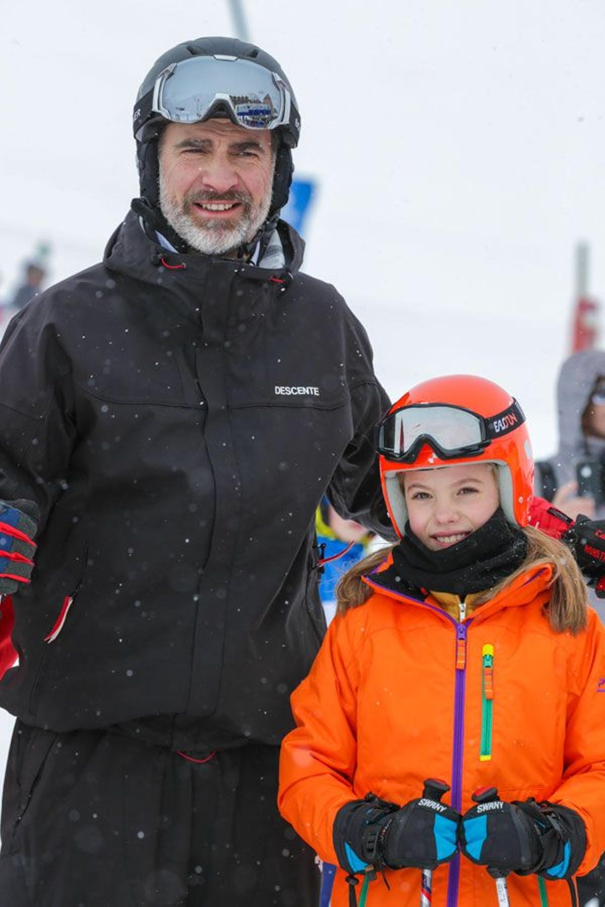 Felipe VI junto a la infanta Sofía en Astún