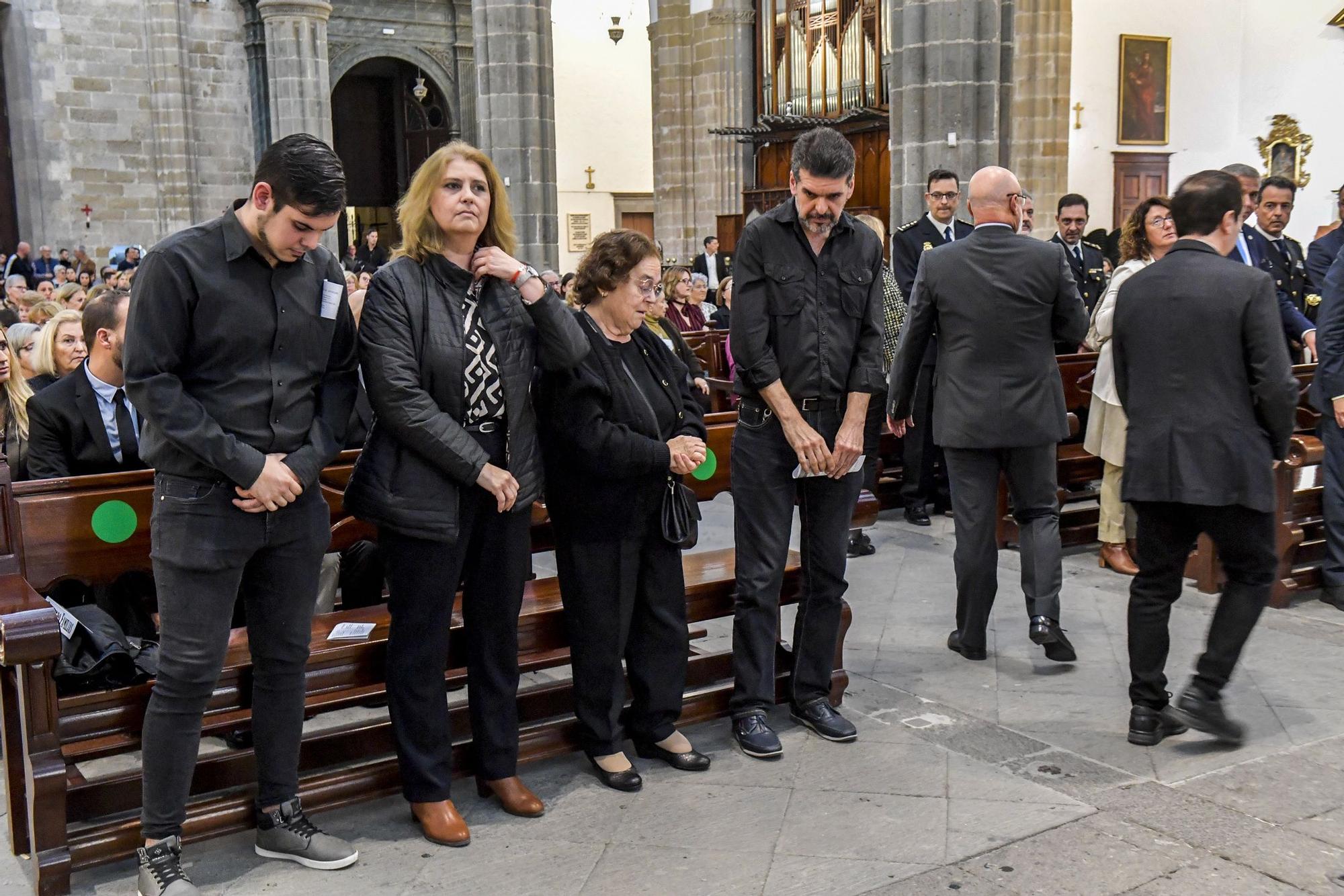 Funeral en Santa Ana por la familia grancanaria fallecida en un accidente de tráfico en Rumanía