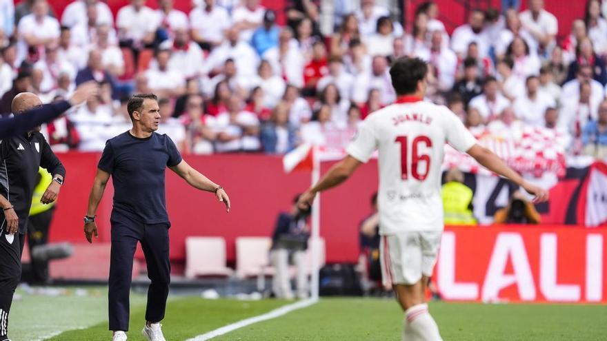 Las cuentas de García Plaza para la permanencia del Sevilla tras ganar al Espanyol: "Con 40 puntos no te salvas"