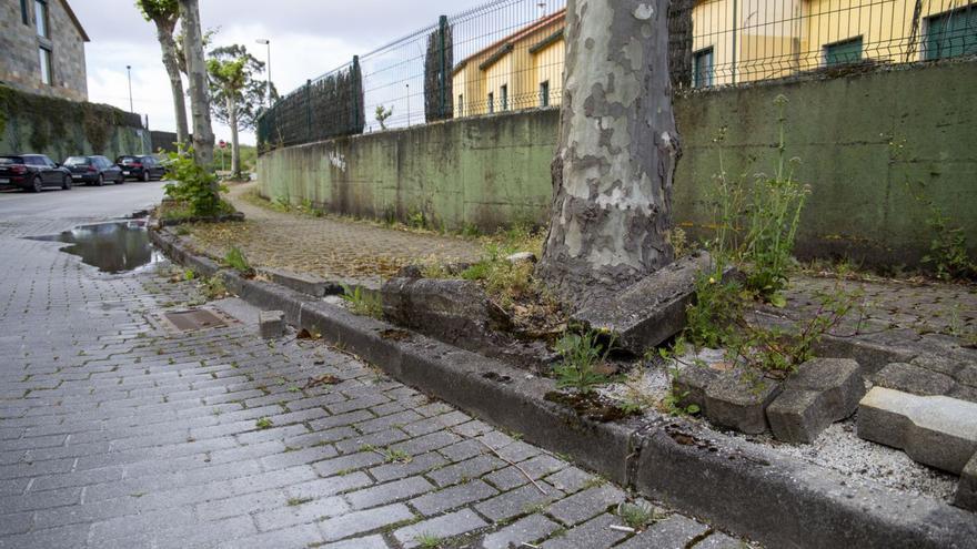 Casi un cuarto de siglo para culminar la obra de urbanización de O Carón, en A Zapateira