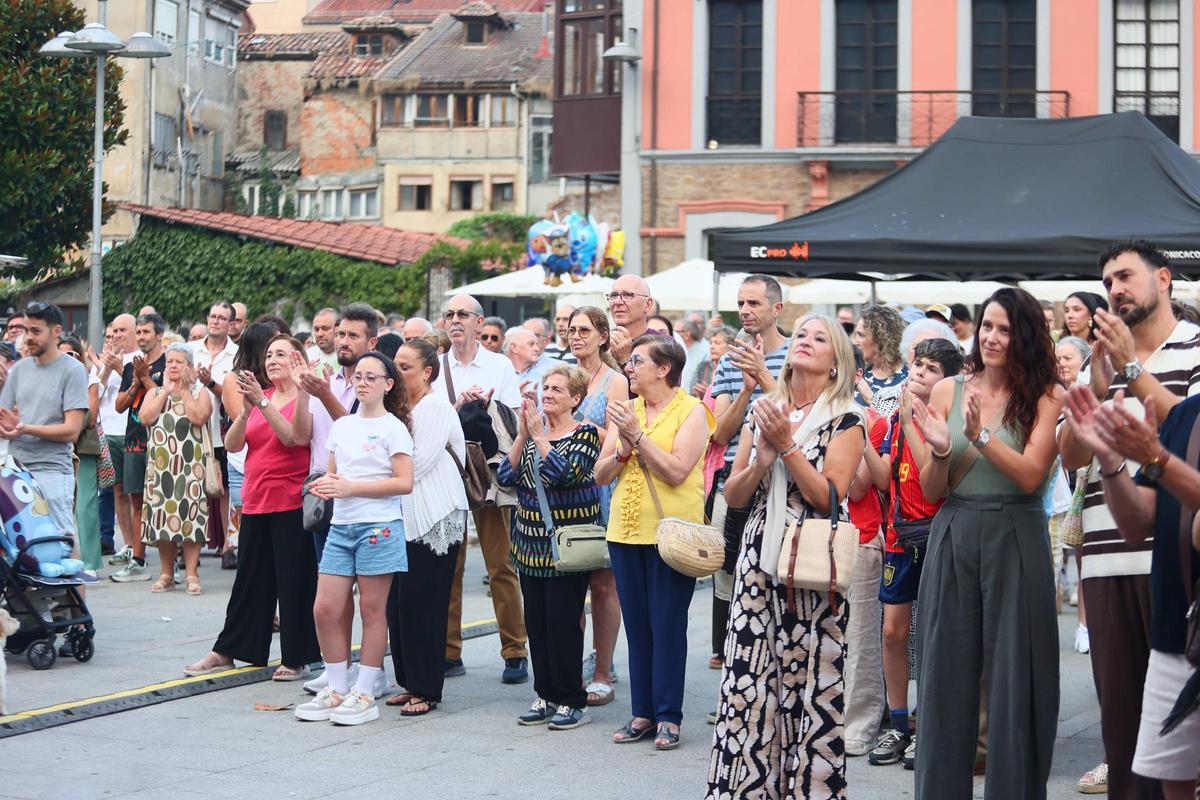 Así fue el pregón de las fiestas de Pola de Laviana, con Adrián Barbón, presidente del Principado Así fue el pregón de las fiestas de Pola de Laviana, con Adrián Barbón, presidente del Principado