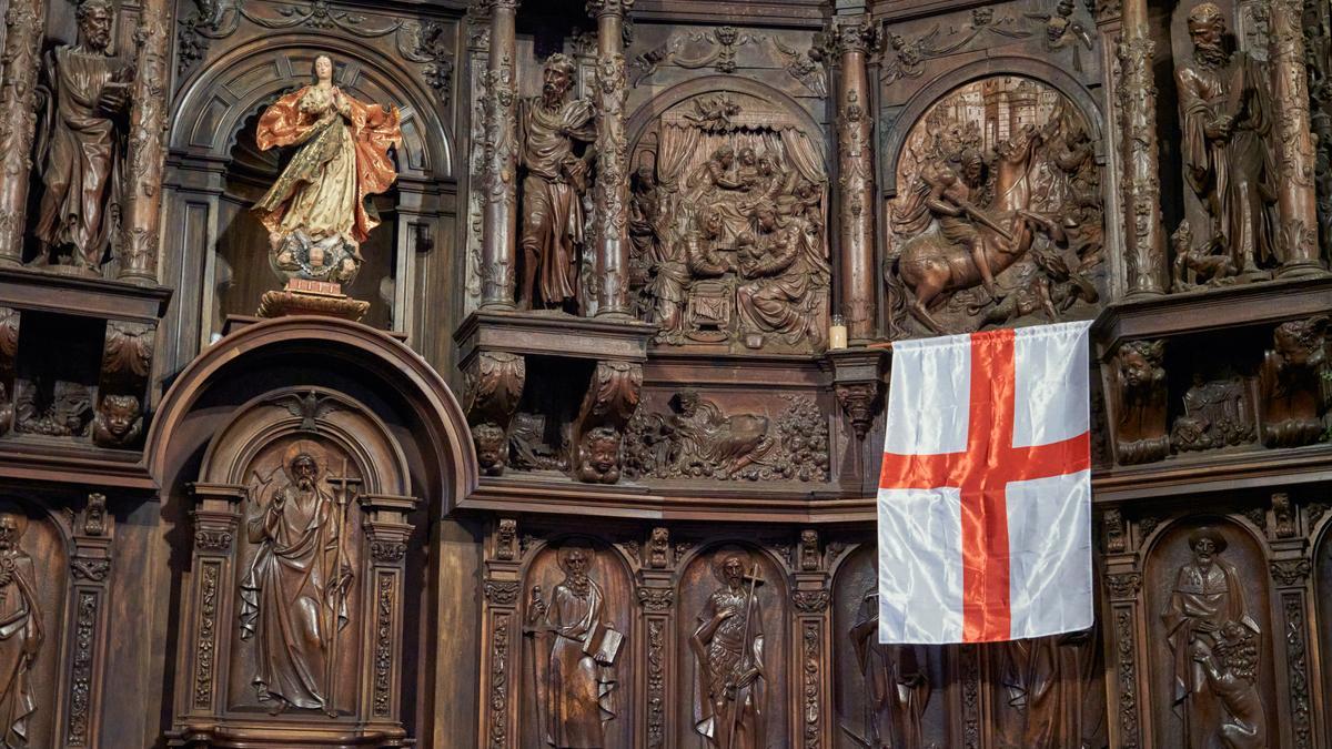 La bandera de San Jorge, ya en Santa María.