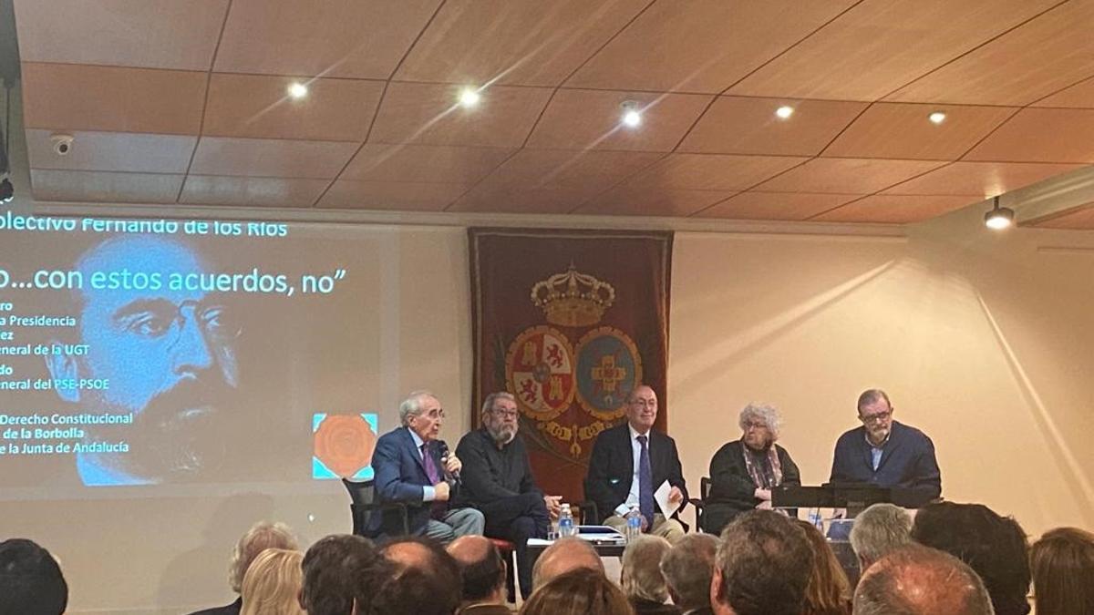 Históricos del PSOE se unen para &quot;derrotar&quot; el &quot;enfrentamiento&quot; de Sánchez: &quot;Hemos vuelto a ser una anomalía en Europa&quot;