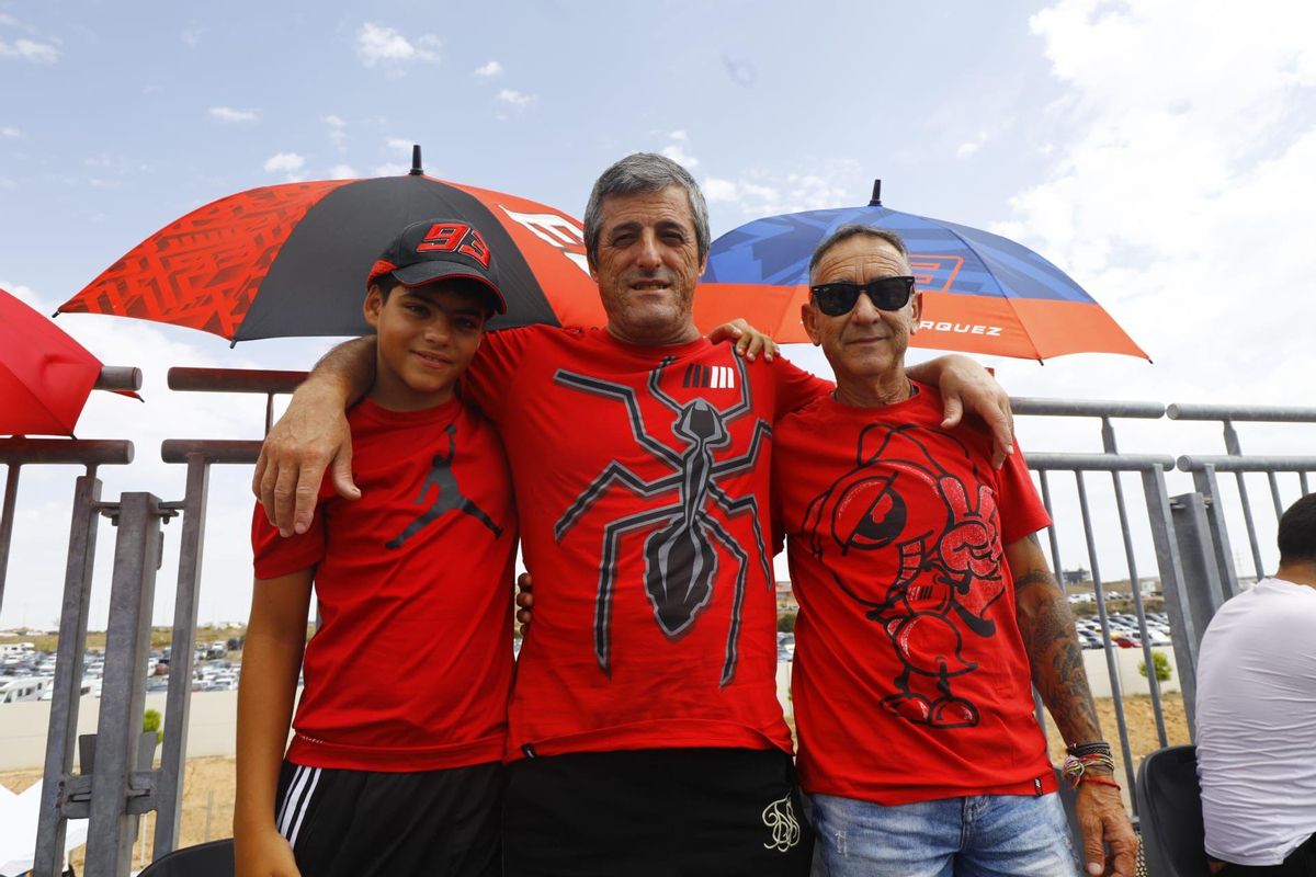 Sergio, José Manuel y Francisco, también seguidores de Márquez