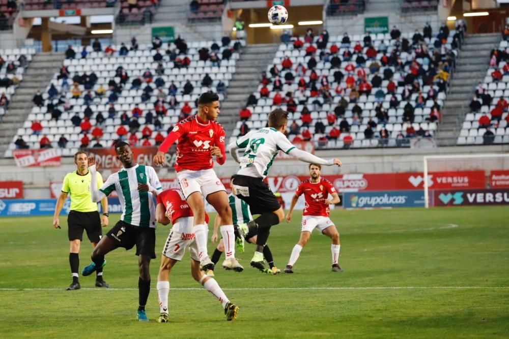 Un Real Murcia peleón no puede con el Córdoba (0-1)