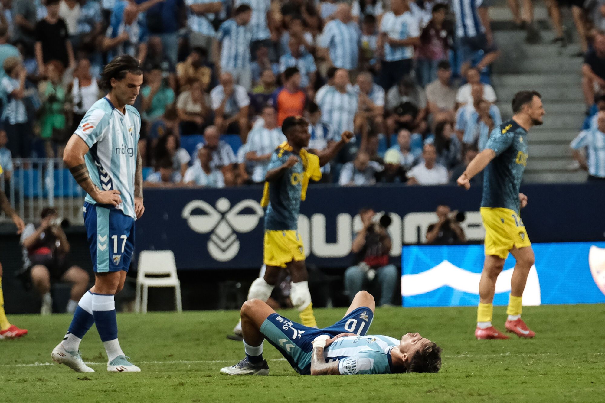 Imágenes del partido Málaga - Cádiz de LaLiga Hypermotion en La Rosaleda