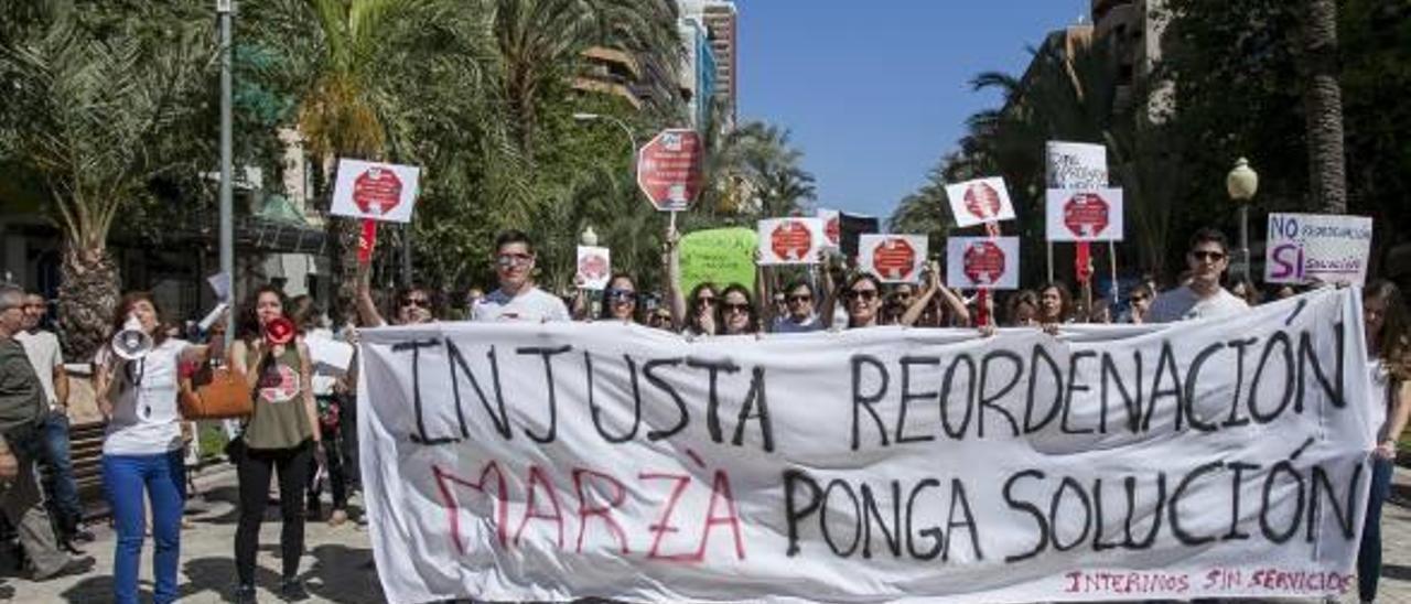 Las plazas de interinos hacen chocar a Marzà y el STEPV