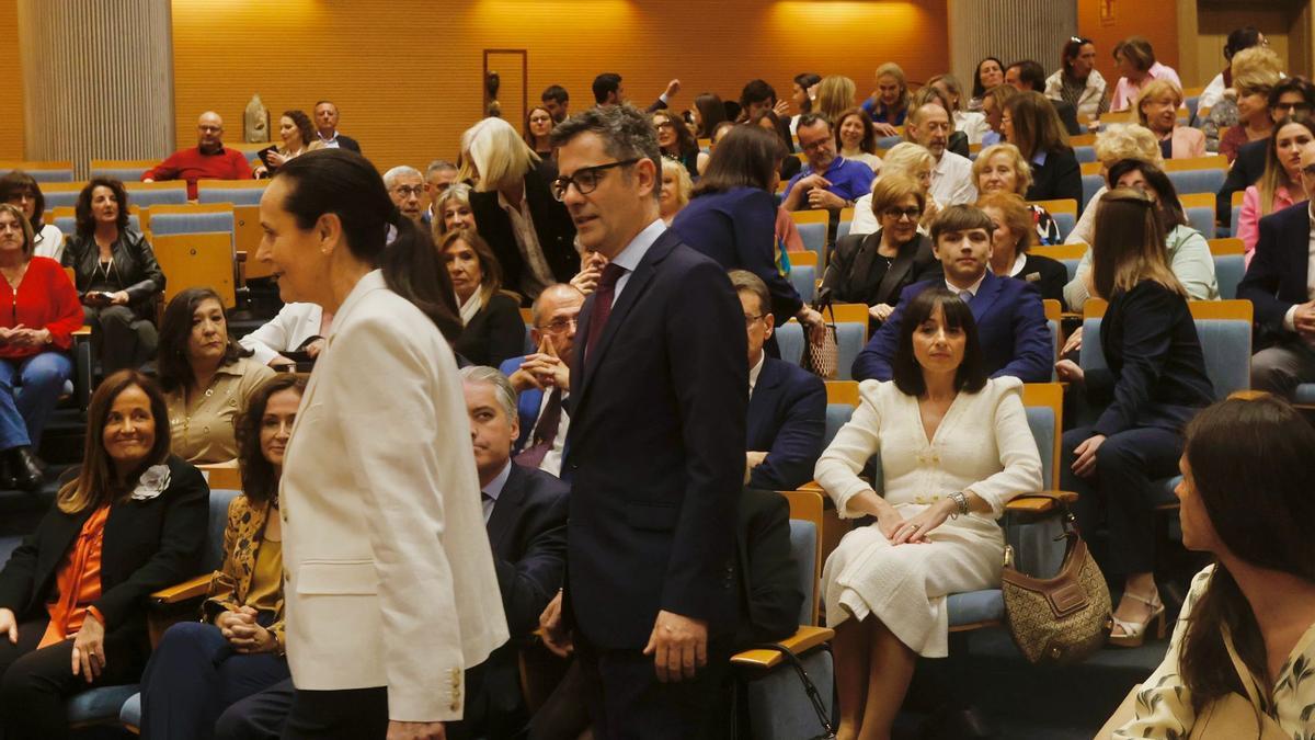 Protestas al ministro Bolaños a su llegada a la ciudad de la Justicia