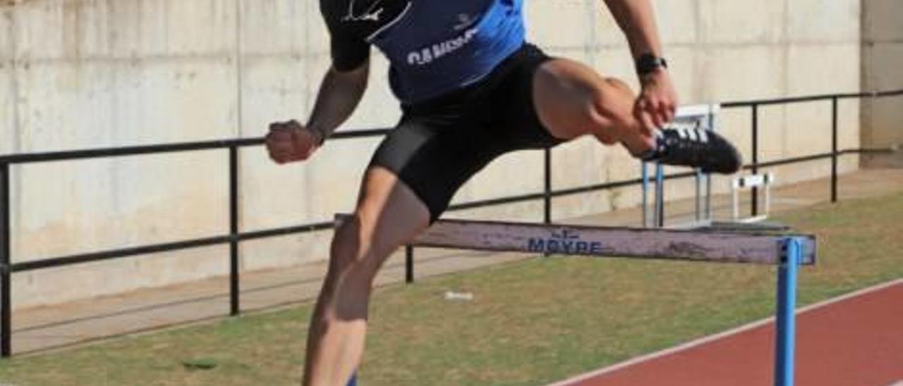 Quique Llopis en un entrenamiento en la pista de Gandia.