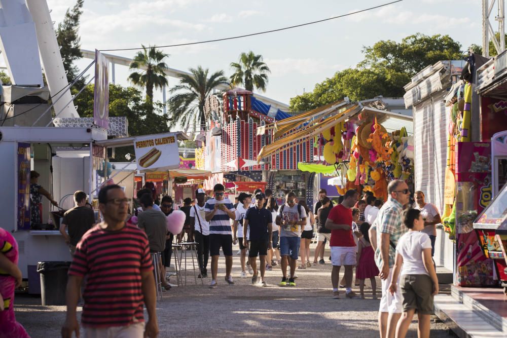 Feria de atracciones en el Jardín del Turia