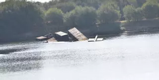 Medio Ambiente confirma la presencia de hidrocarburos en la laguna de Antela