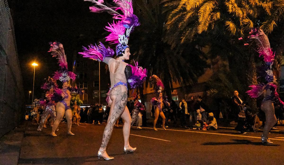 La celebración somete a la urbe a una prueba de estrés: no está preparada para garantizar el bienestar vecinal y a la vez su fiesta principal