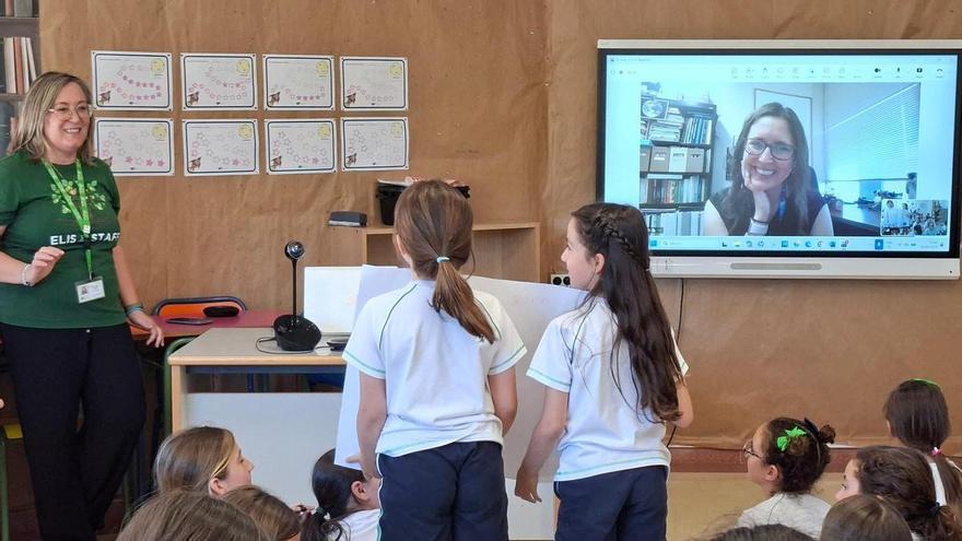 Alumnos de Murcia celebran el Día de la Diversidad Cultural con una conexión en directo con la NASA y actividades internacionales