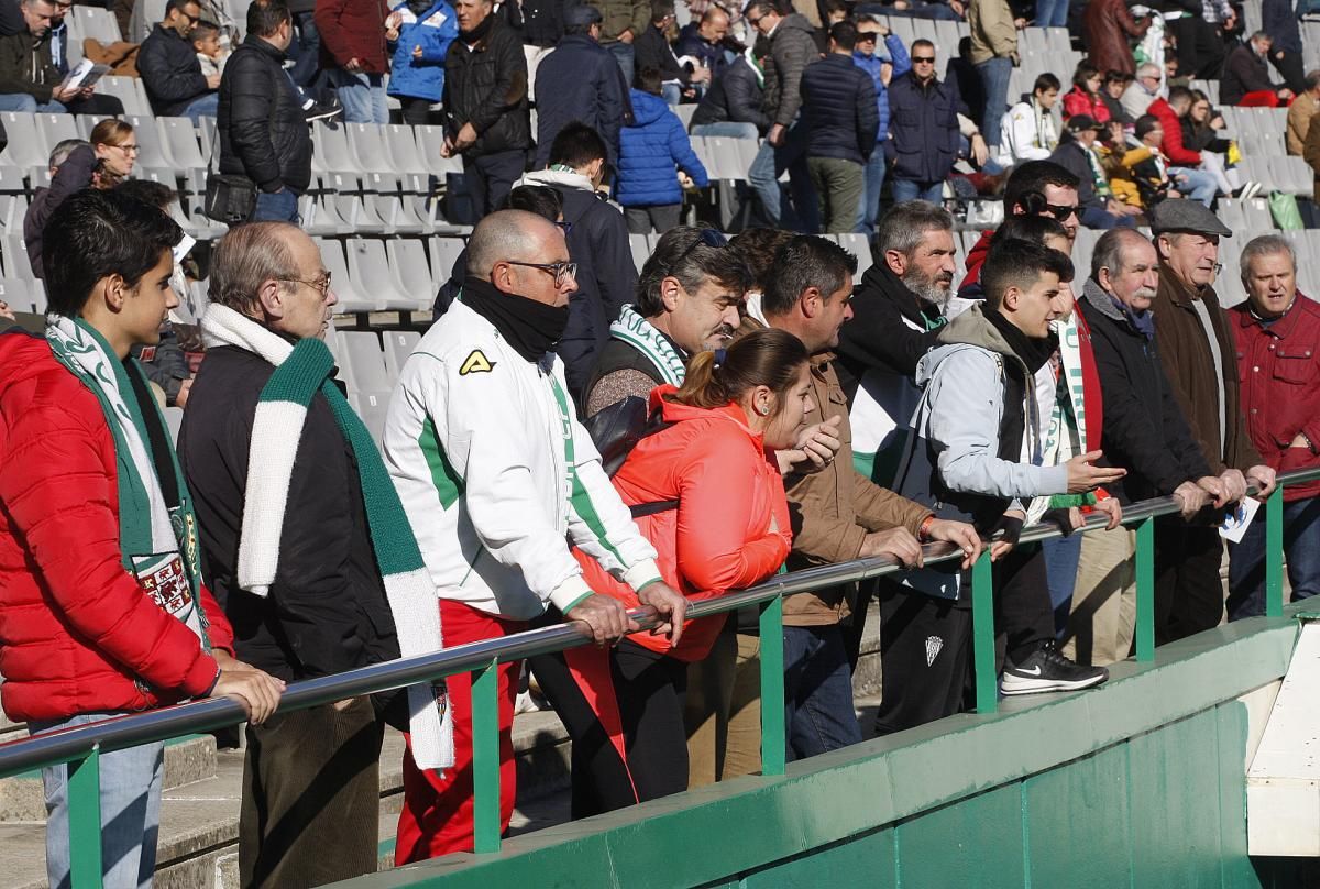 La afición blanquiverde en el Córdoba-Rayo Majadahonda