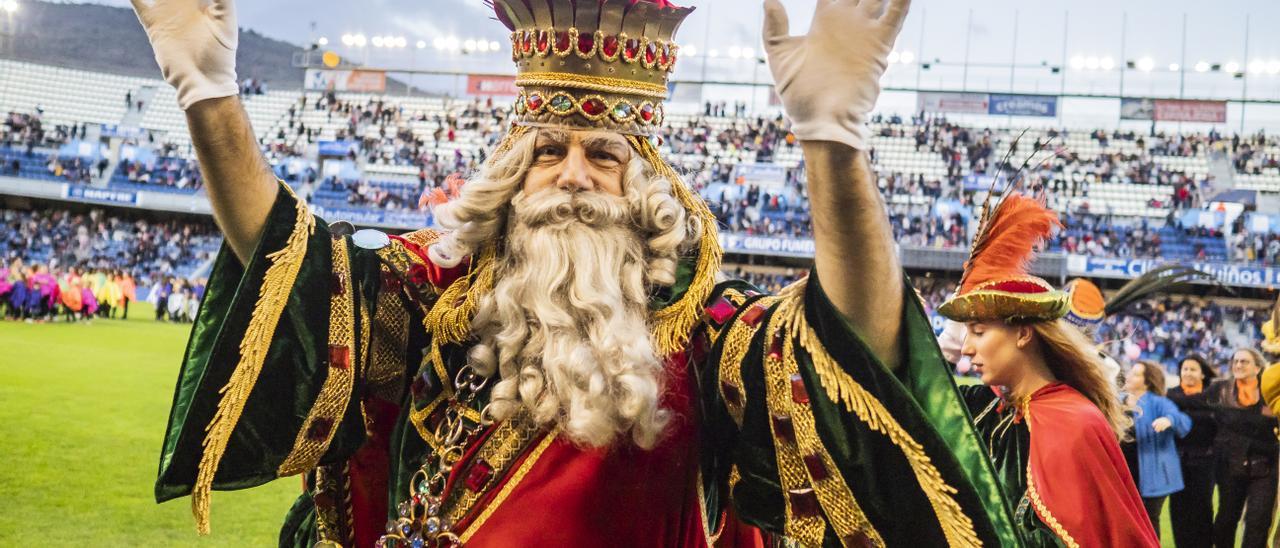 Recibimiento de los Reyes Magos en el Estadio Heliodoro Rodríguez, en la capital.